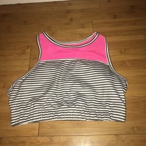 Sports bra removable cups NWOT